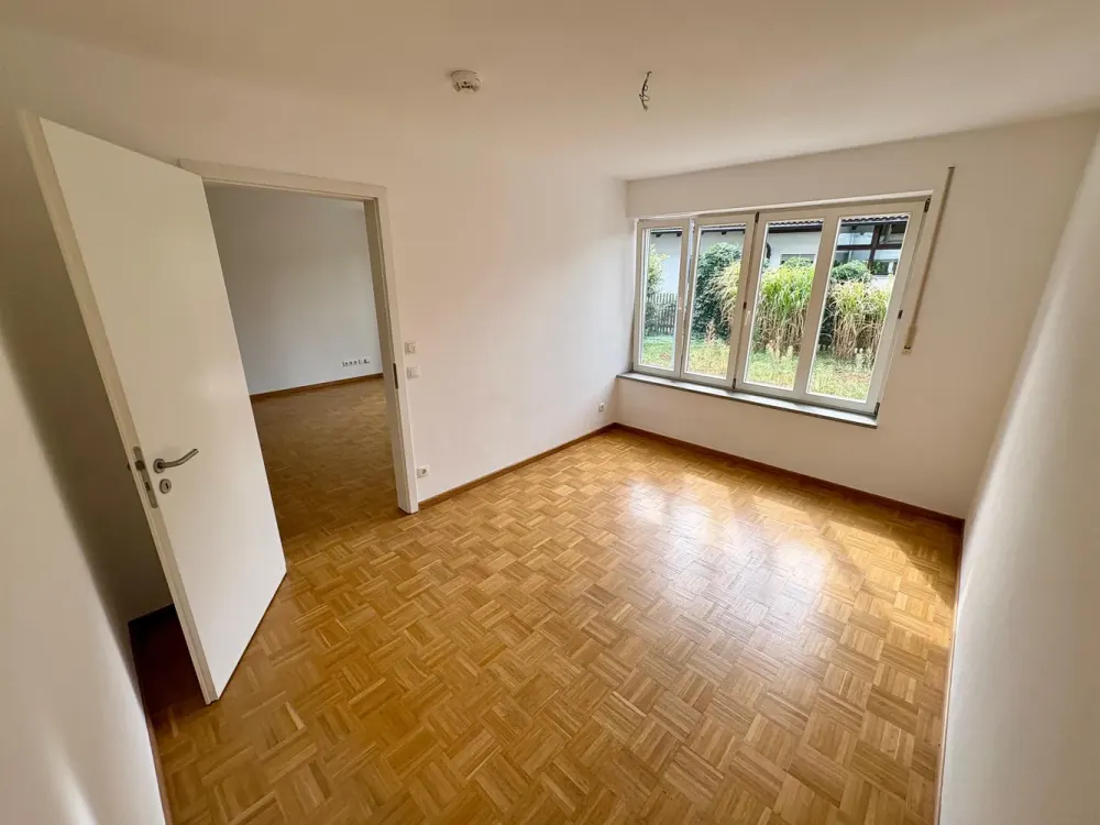 2-Zimmer-Wohnung mit eigener Terrasse & Garten