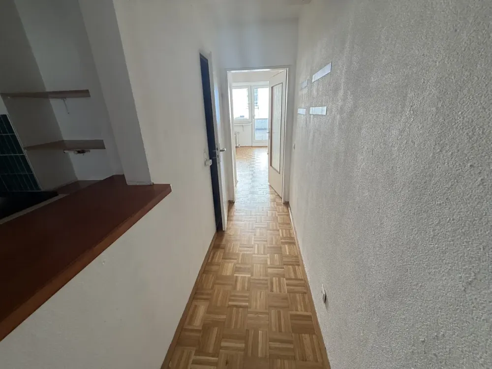 Zentrale 2-Zimmer-Wohnung mit großer Terrasse in Köln | ca. 54 m²