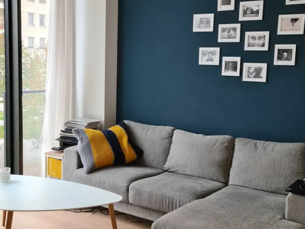 Geschmackvolle Wohnung mit drei Zimmern sowie Dachterrasse zu vermieten