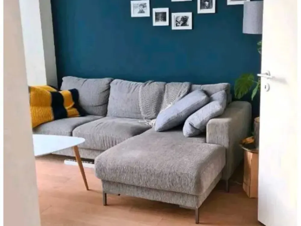 Geschmackvolle Wohnung mit drei Zimmern sowie Dachterrasse zu vermieten