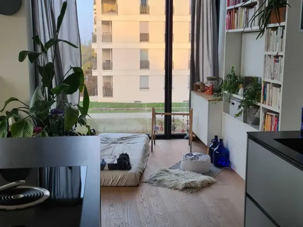 Geschmackvolle Wohnung mit drei Zimmern sowie Dachterrasse zu vermieten