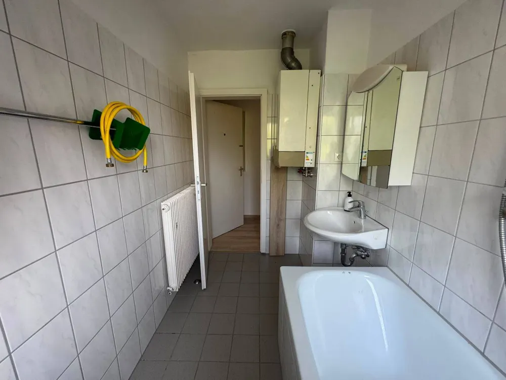 Gemütliche 2- Zimmerwohnung inruhiger Lage sucht Nachmieter! WG-geeignet!!!!