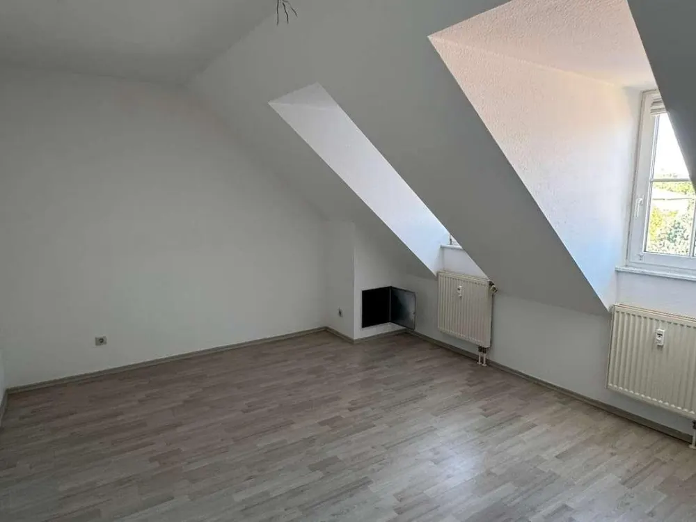 Lichtdurchflutete Dachgeschoss-Oase mit Terrasse