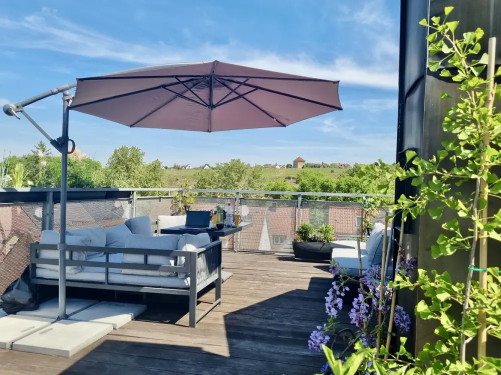Attraktive Maisonette-Wohnung im Altbau mit Dachterrasse