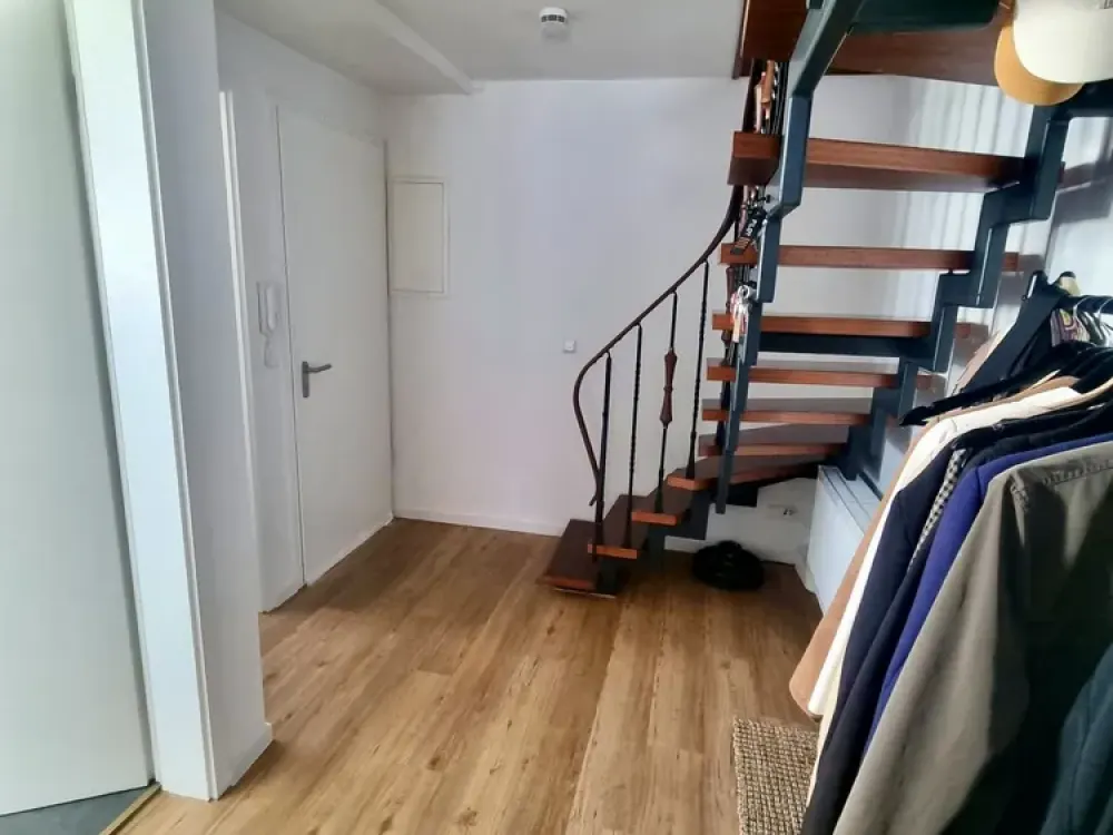 Attraktive Maisonette-Wohnung im Altbau mit Dachterrasse