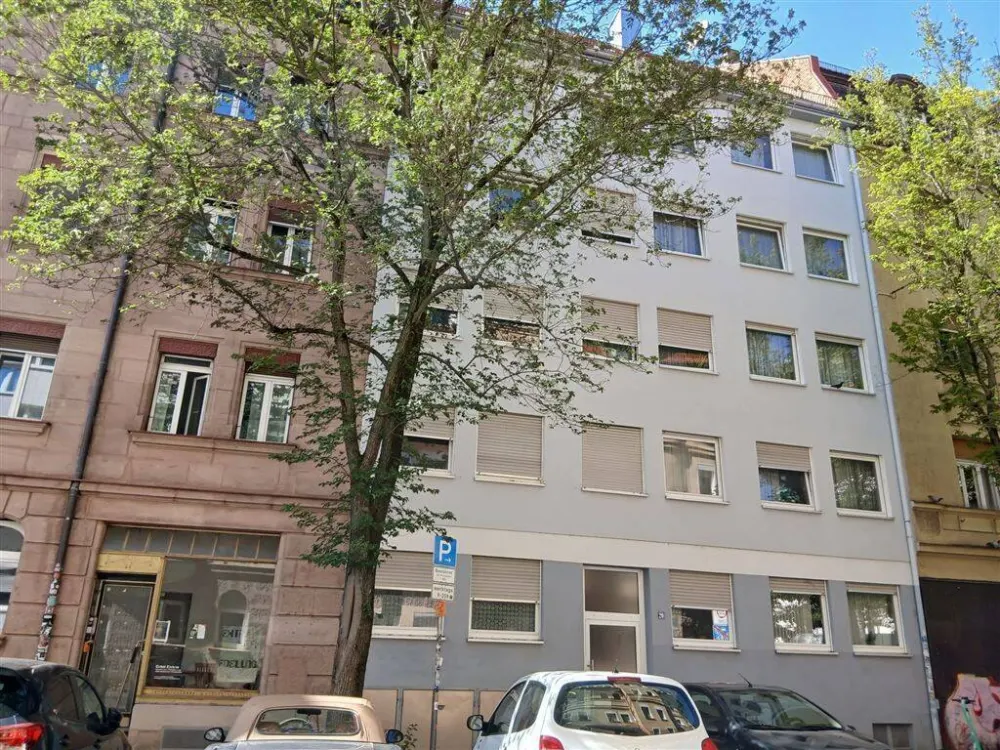 Gostenhof, ruhige Seitenstraße! Freies Apartment mit separater Küche!