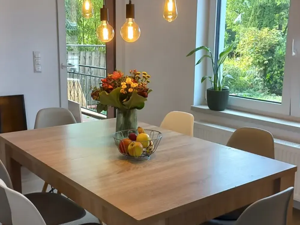 Möblierte 4 Zi.Wohnung für neue 3er WG / Erstbezug nach Kernsanierung