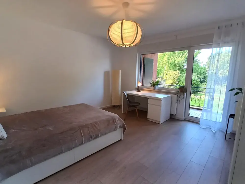 Möblierte 4 Zi.Wohnung für neue 3er WG / Erstbezug nach Kernsanierung