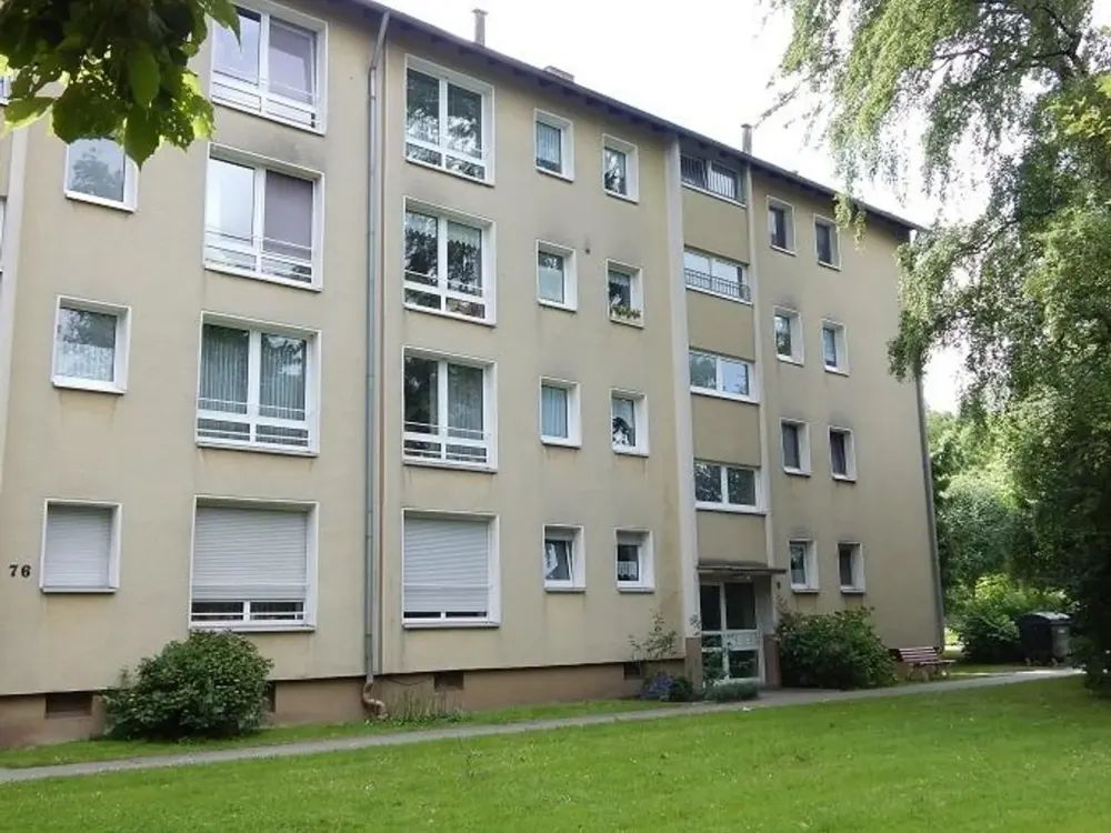 Neu renovierte 3,5-Zi.-Wohnung mit Balkon