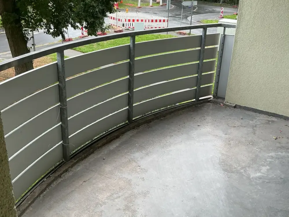 Neu renovierte 3,5-Zi.-Wohnung mit Balkon