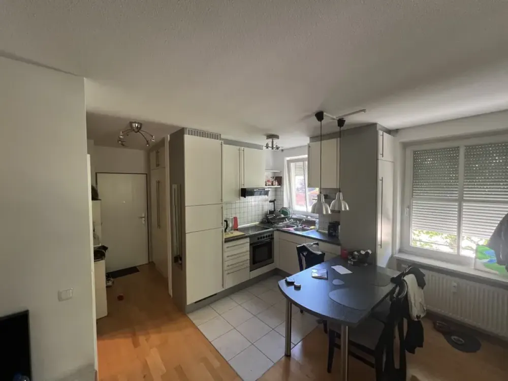 Exklusive 1-Zimmer-Wohnung mit Einbauküche in München Solln