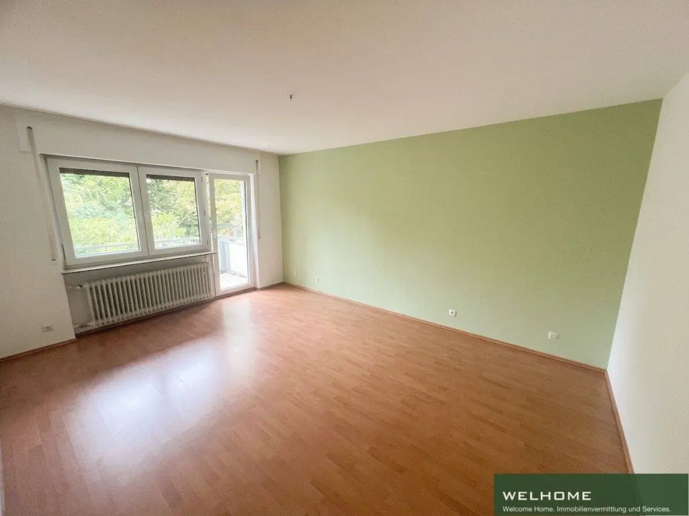 Großzügige 3-Zimmerwohnung mit großem Balkon und Einbauküche.