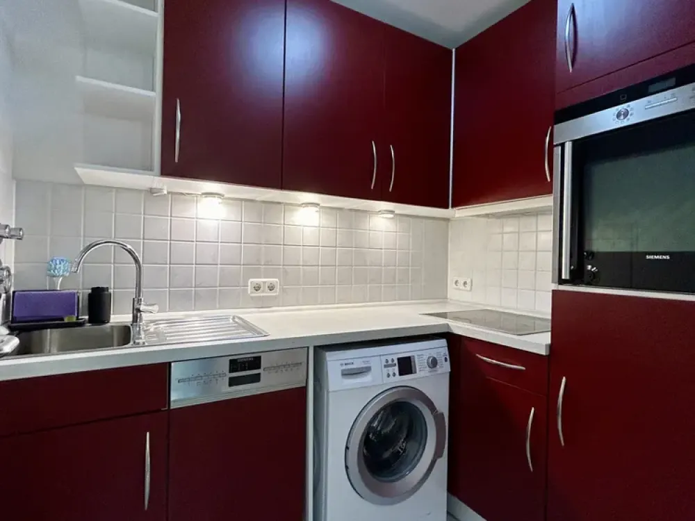 Moderne, hochwertige und voll möblierte Einzimmerwohnung im grünen Paradies mit Toplage!