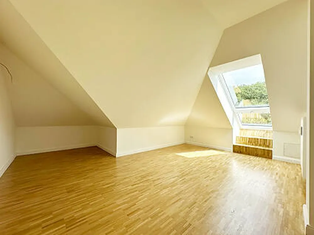 helle + loftartige 4 Zi. DG- Wohnung in Othmarschen
