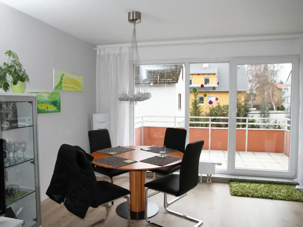 Gepflegte Wohnung mit zwei Zimmern sowie Balkon und Einbauküche in Herzogenaurach