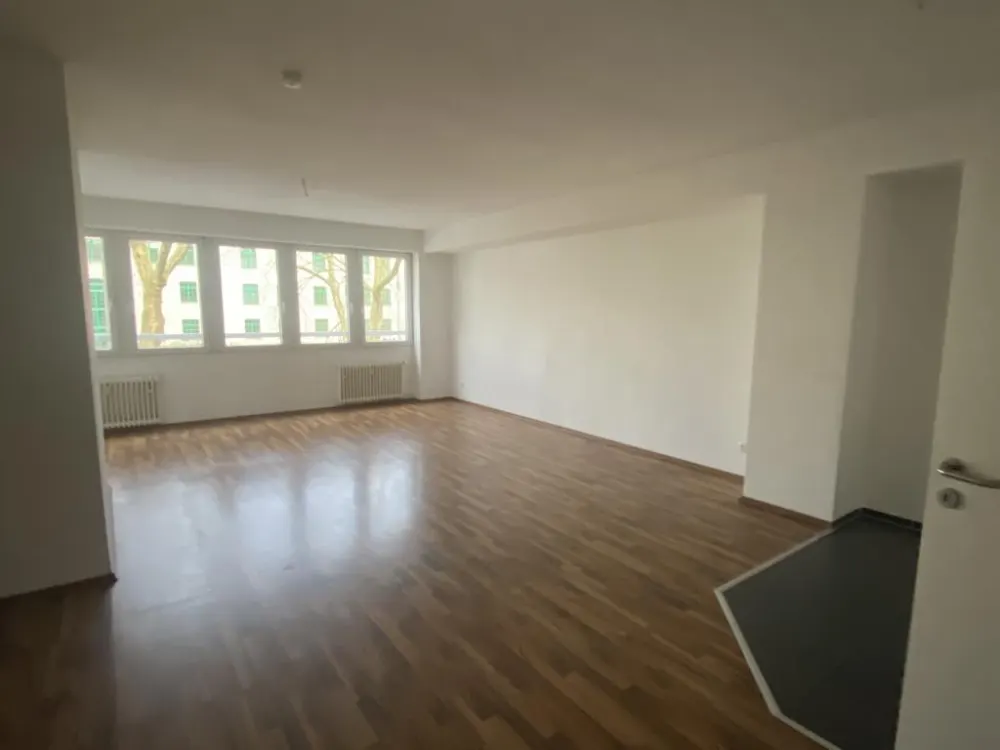 Sofort verfügbar! 1-Zimmer-Wohnung mit Laminatboden in Düsseldorf Bilk