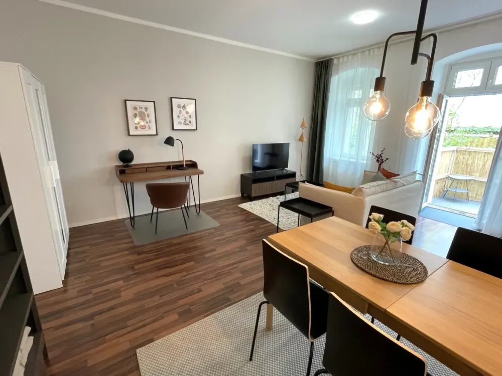 Möbliertes und ruhiges 1,5 Zimmer Apartment mit Terrasse - Nähe Alexanderplatz - frei ab November