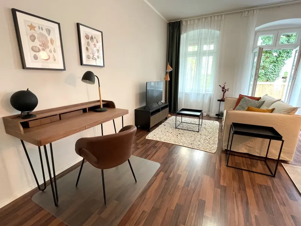 Möbliertes und ruhiges 1,5 Zimmer Apartment mit Terrasse - Nähe Alexanderplatz - frei ab November