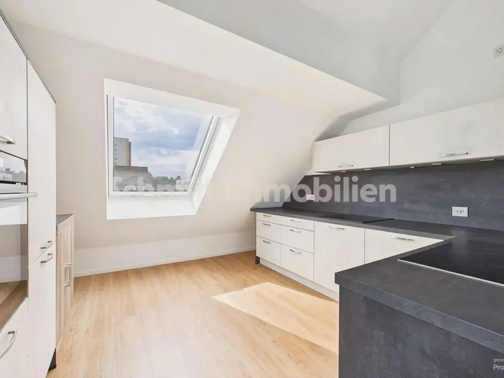 Modern 3-Room Attic Apartment in Frankfurt-Goldstein