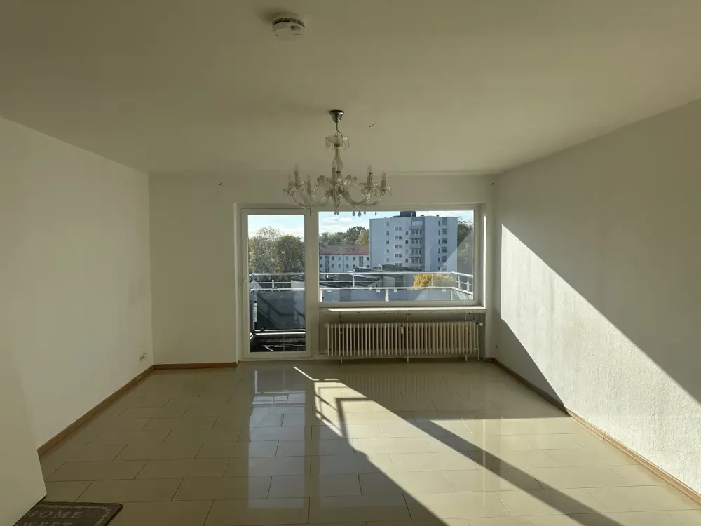 LAATZEN: Beautiful 1-Room Apartment with Balcony