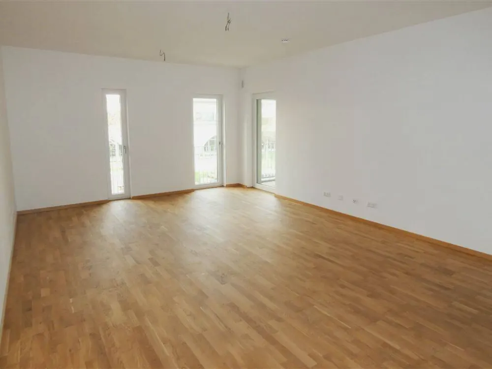 Toll geschnittene 2-Zi. Whg mit Balkon, Parkett, FBH und AR
