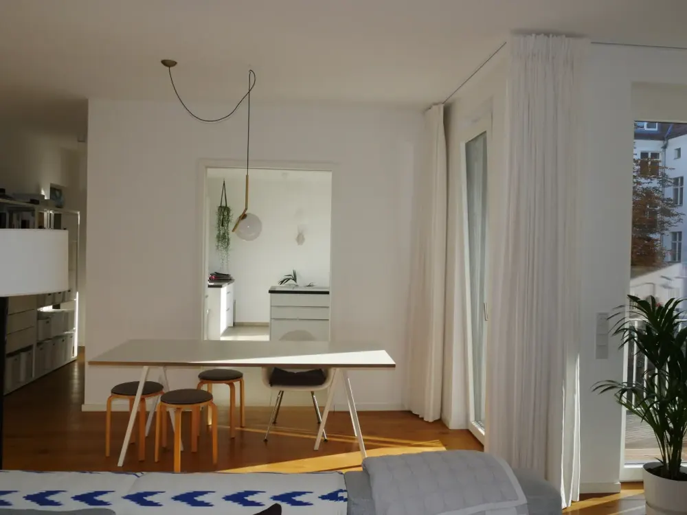 Weitläufige Wohnung mit offenem Grundriss, 2 Balkonen und 2 Bädern