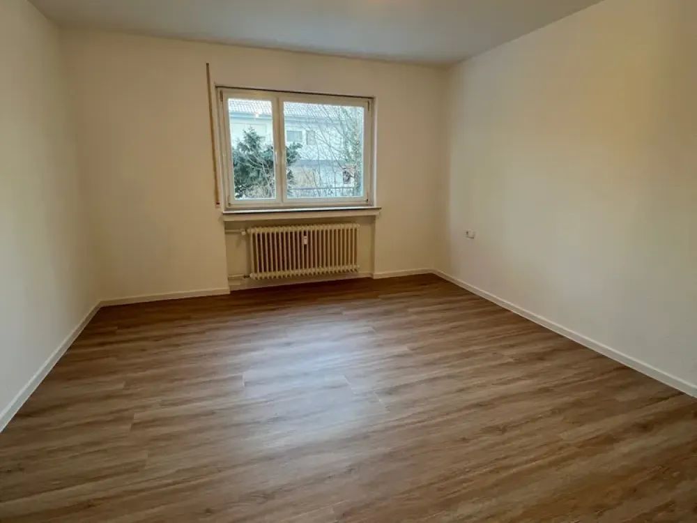 Neuwertige 3-Zimmerwohnung mit Südbalkon in ruhiger, grüner Wohnlage von Stuttgart-Möhringen
