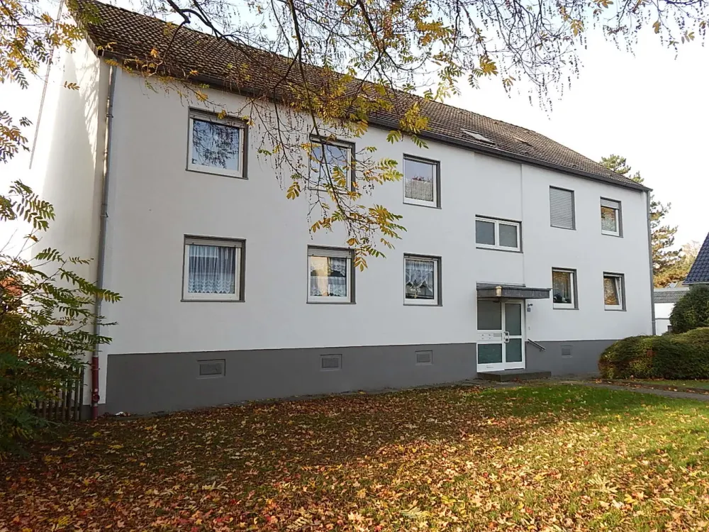 Renovierte 3-Zimmer-EG-Wohnung mit Balkon gefällig!