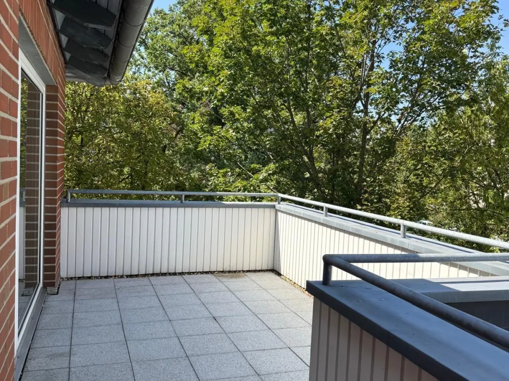 3-Zimmer-Wohnung mit Dachterrasse & Stellplatz in Langenhagen