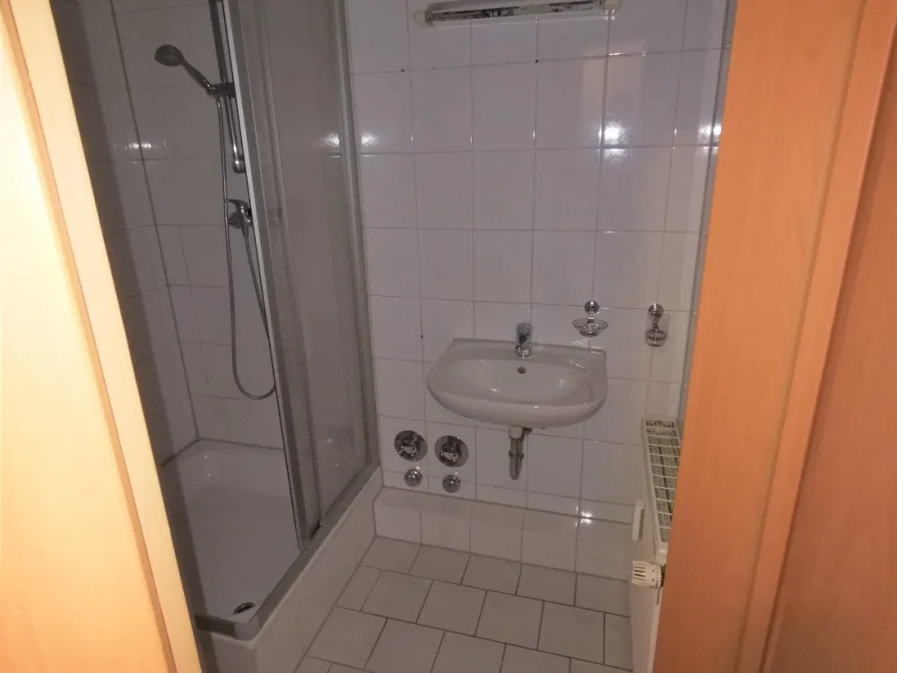 Schöne 1 Raum Wohnung in der KTV