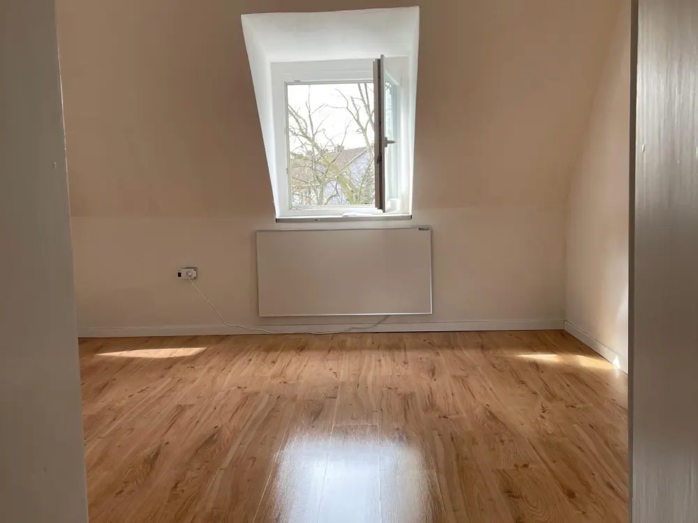 Renovierte 2-Zimmer-Dachgeschosswohnung, 45 m², Wericastraße 2