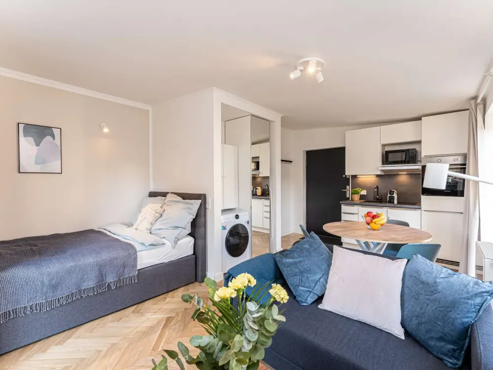 Completely renovated studio apartment with garden in a new building in Berlin