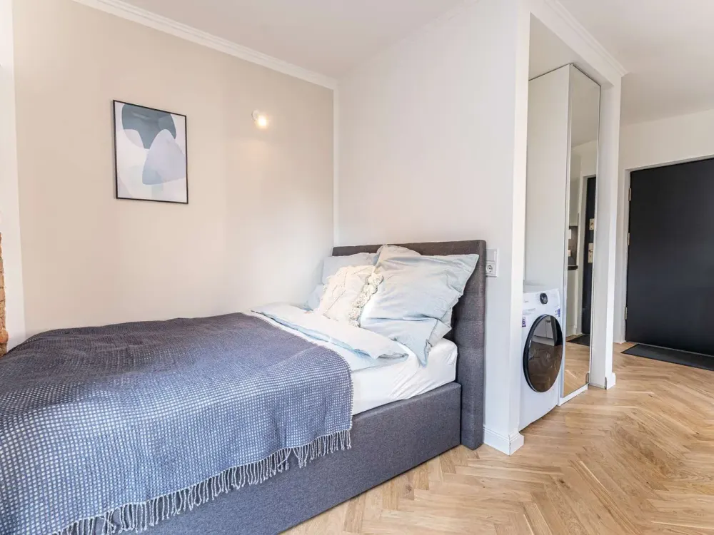 Completely renovated studio apartment with garden in a new building in Berlin