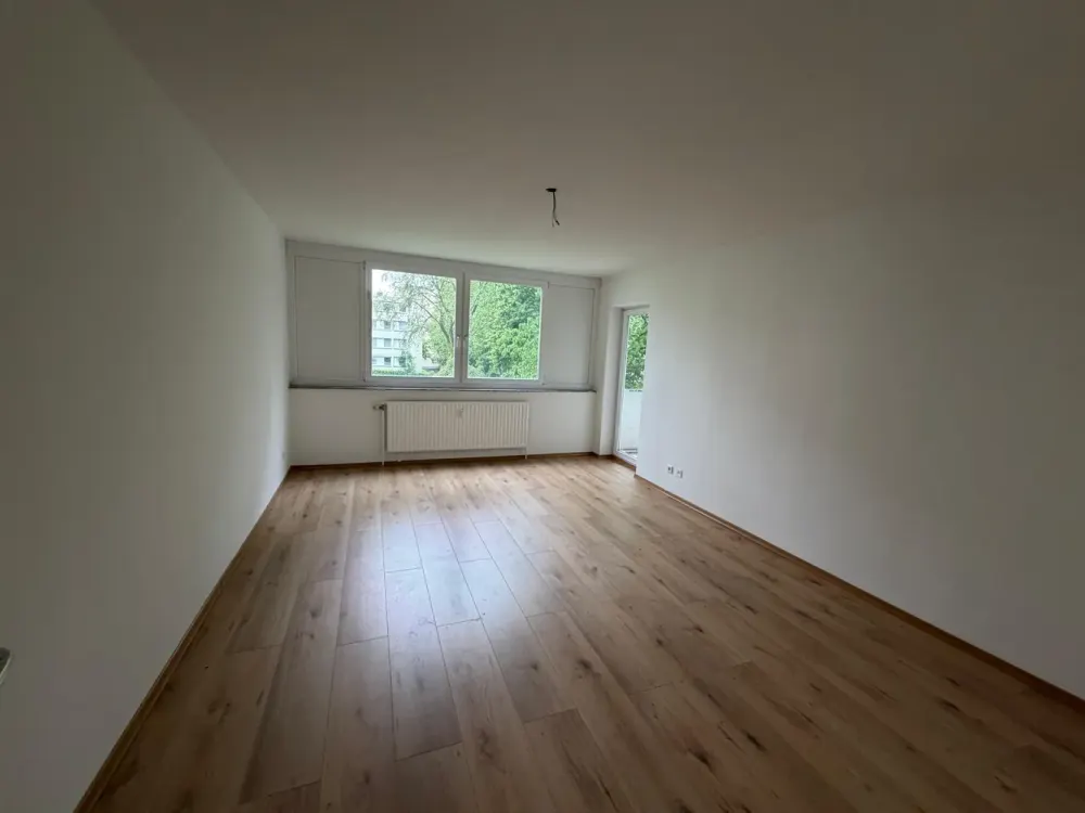 Frisch renovierte 3-Zimmer-Wohnung mit Balkon