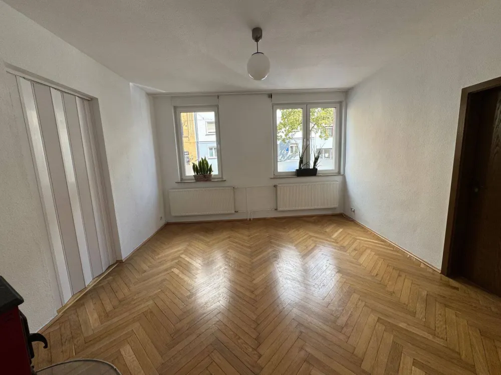 Charmante 80 m² Altbauwohnung im Hochparterre, Nürnberg Südstadt, mit zweitem separaten Zugang