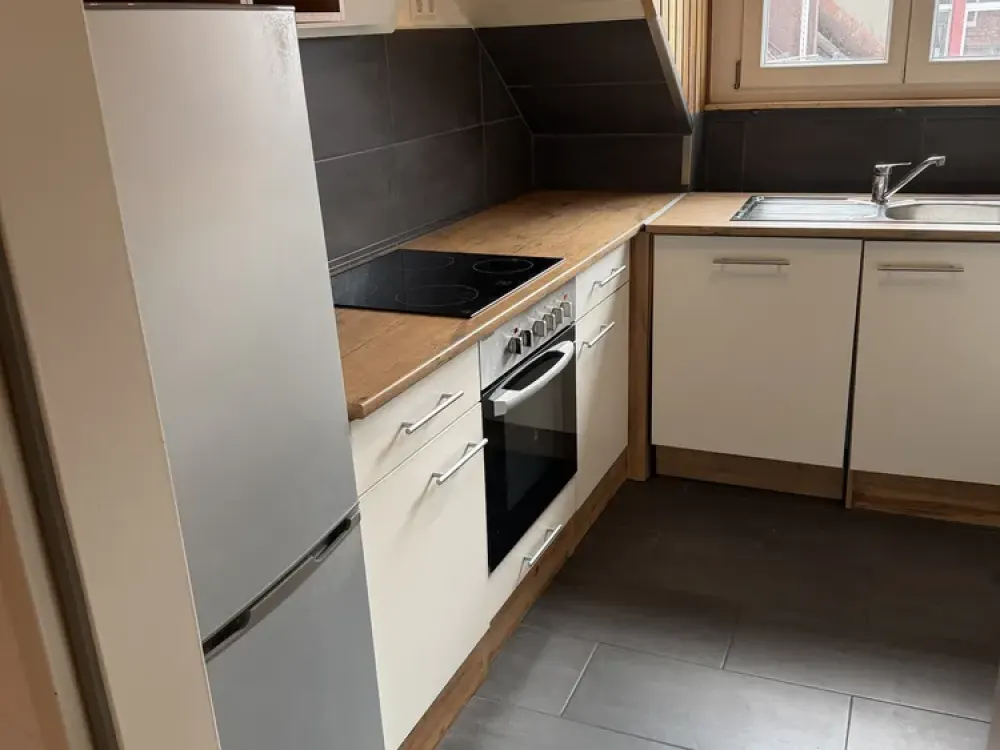3-room centrally located top-floor apartment from 15.09. in Karlsruhe