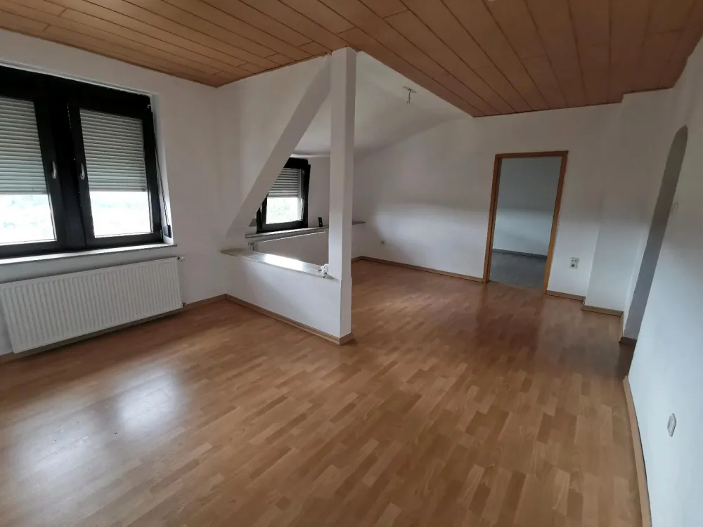 Sulzbach 3 ZKB ca. 70m2 in ruhiger Lage im 2 OG Altbau
