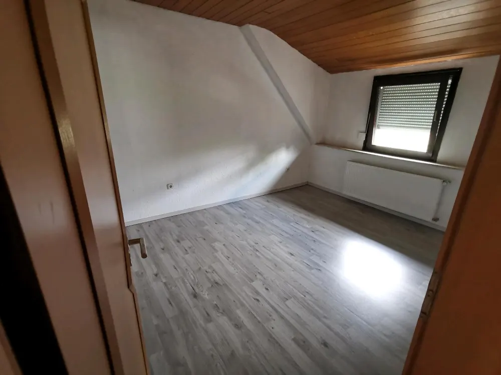 Sulzbach 3 ZKB ca. 70m2 in ruhiger Lage im 2 OG Altbau