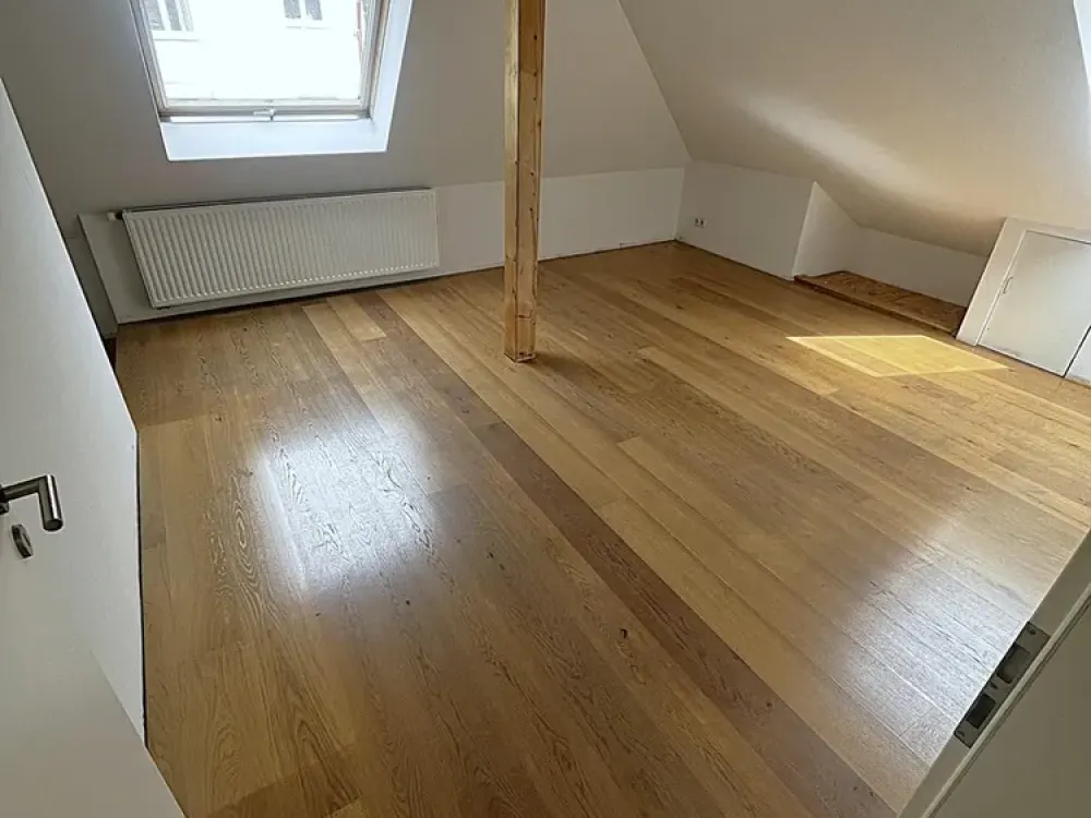 Bright & Air-Conditioned Top-Floor Apartment in Stuttgart West