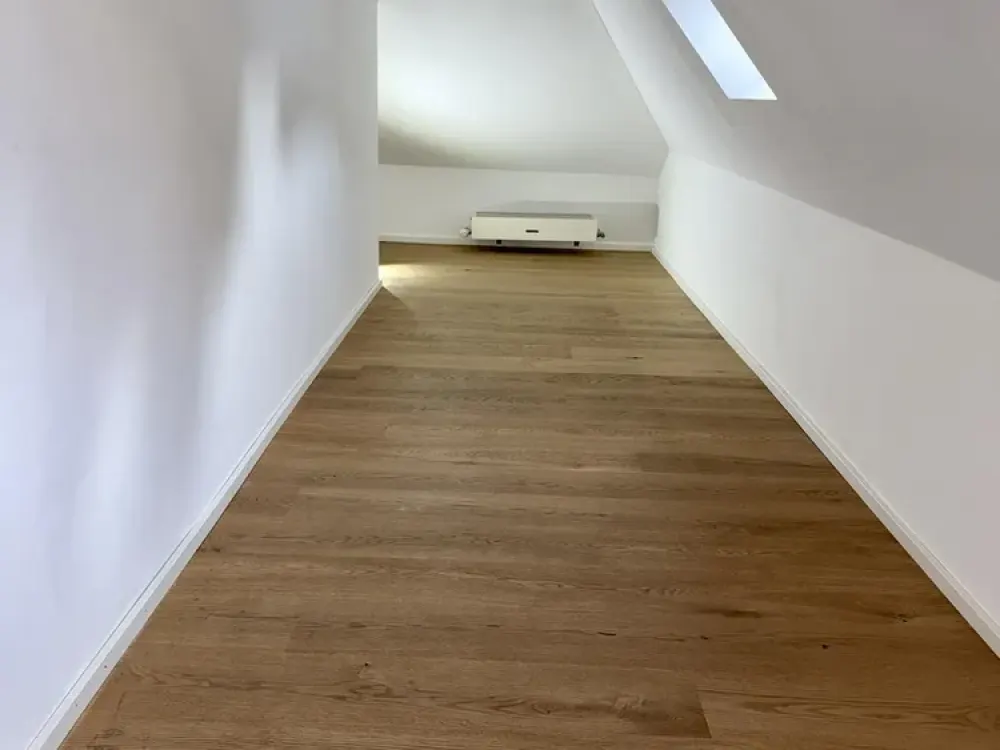 Bright & Air-Conditioned Top-Floor Apartment in Stuttgart West
