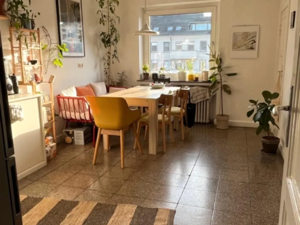 Helle und geräumige Wohnung mit Südbalkon im Kaiserstraßenviertel