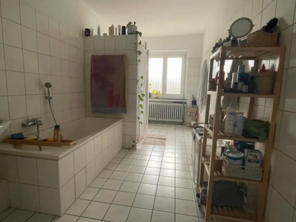 Helle und geräumige Wohnung mit Südbalkon im Kaiserstraßenviertel