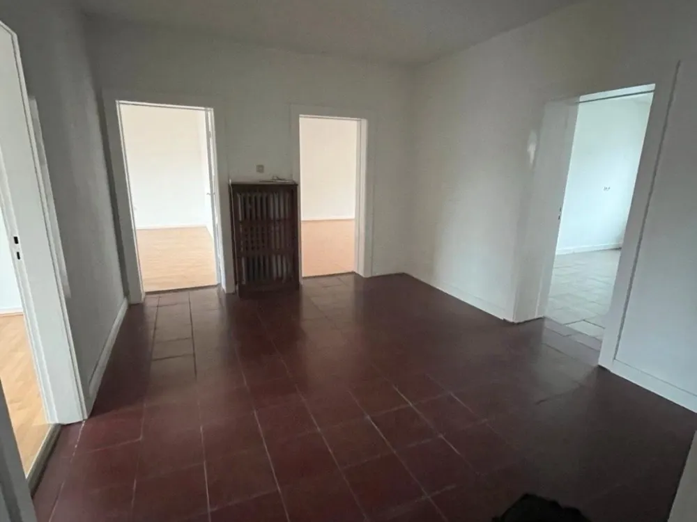 Helle und geräumige Wohnung mit Südbalkon im Kaiserstraßenviertel