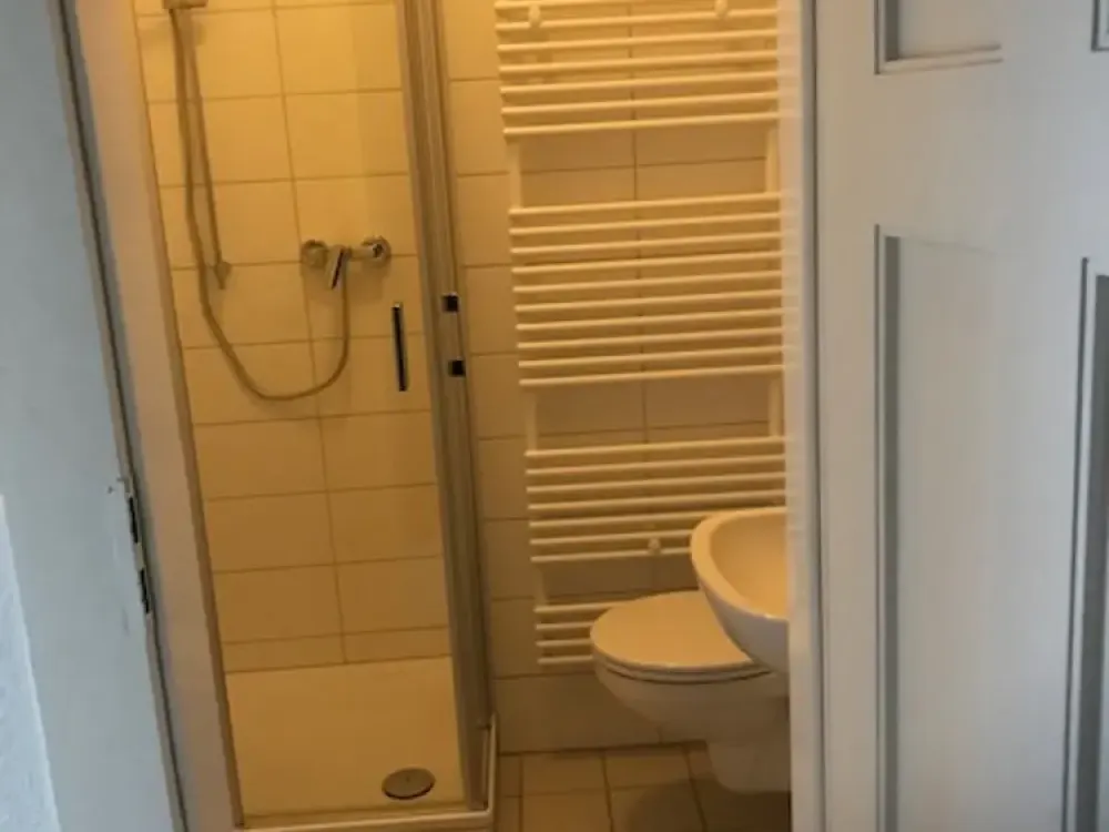 2-Room Apartment in Weimar-Westviertel with Balcony and Fitted Kitchen