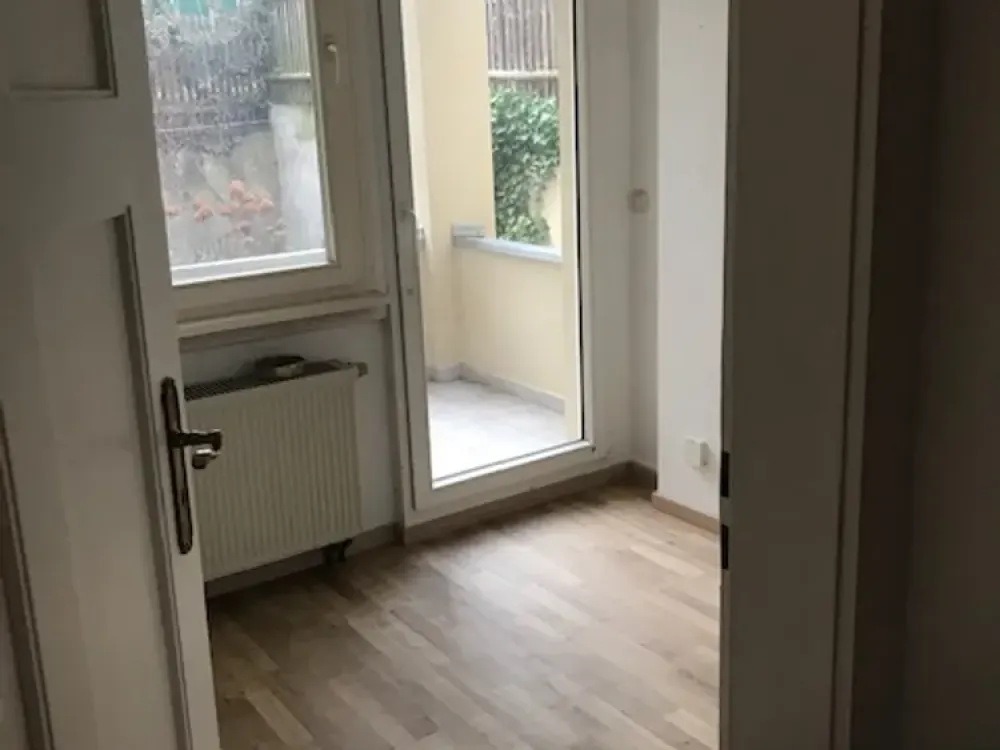 2-Room Apartment in Weimar-Westviertel with Balcony and Fitted Kitchen