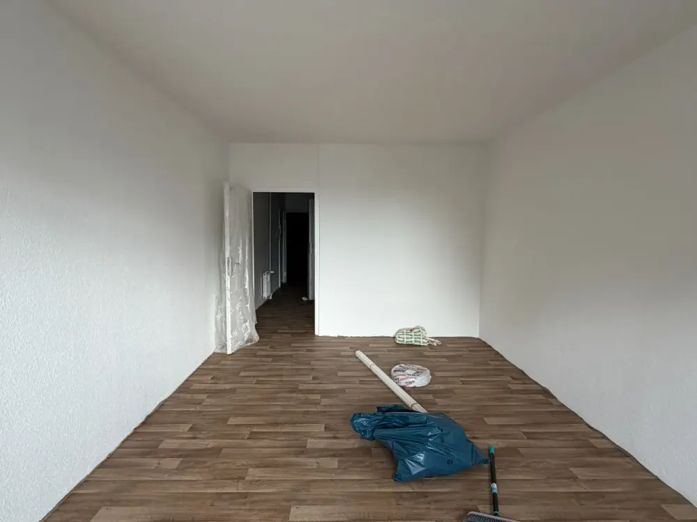 In Sanierung! Single-Apartment mit Balkon und neuem Badezimmer!