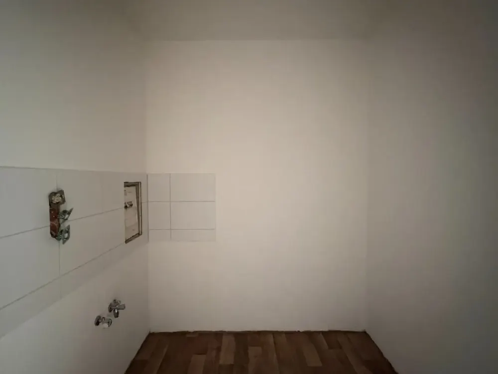 In Sanierung! Single-Apartment mit Balkon und neuem Badezimmer!
