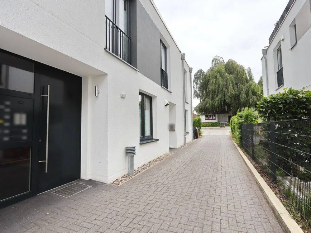 Modernes Wohnen auf höchstem Niveau - großzügige 3-Zi.Whg. mit zwei Terrassen und Stellplatz in Hamburg Rahlstedt.