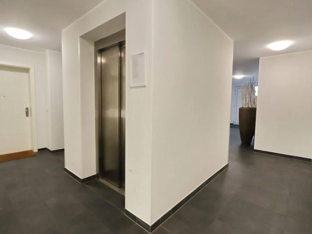 Modernes Wohnen auf höchstem Niveau - großzügige 3-Zi.Whg. mit zwei Terrassen und Stellplatz in Hamburg Rahlstedt.