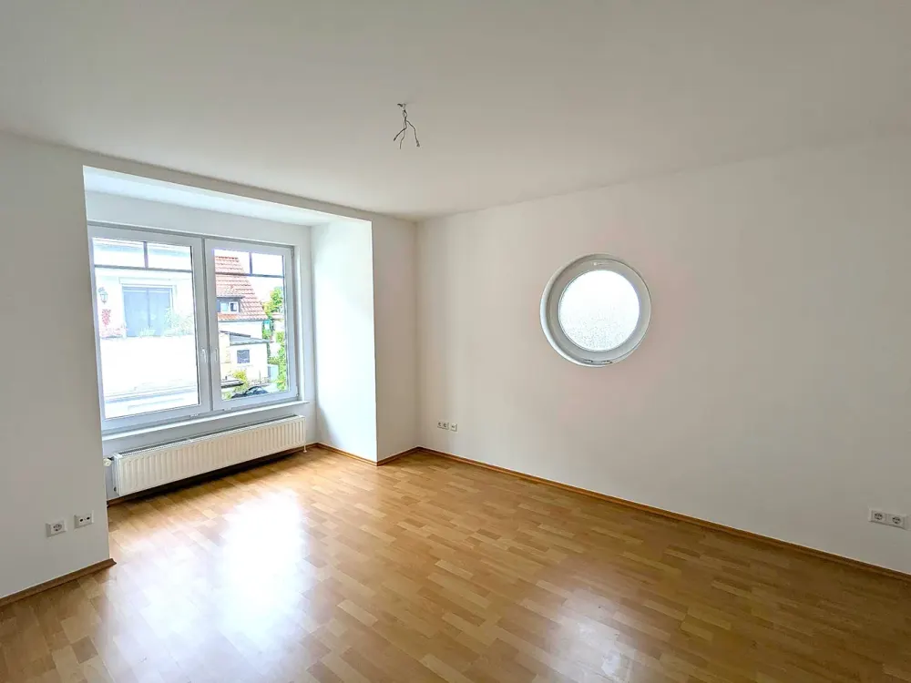 Lichtdurchflutete Wohnung mit Balkon in Schönefeld
